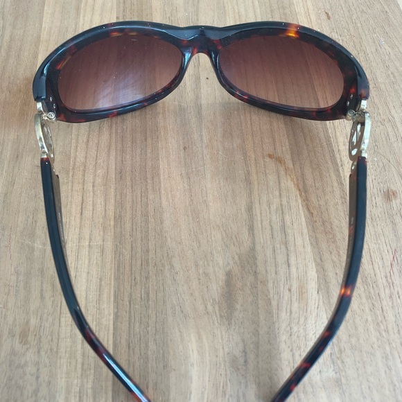 Sunglasses - Picture 3 of 8